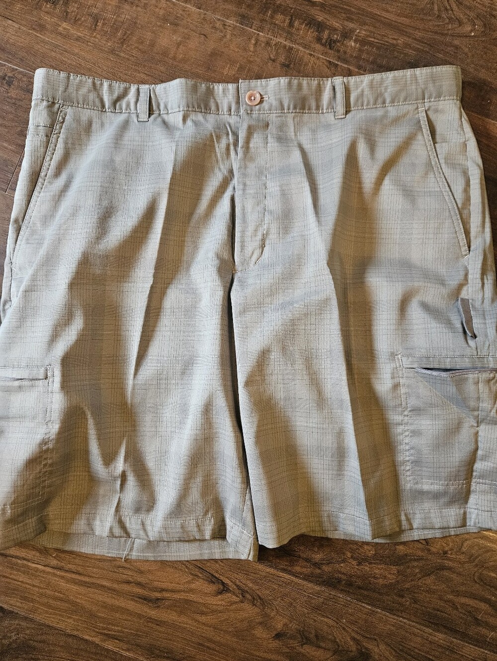 Mens Greg Norman Long Golf Shorts Dress Shorts Sz 42 Cargo Grey Plaid.   #J